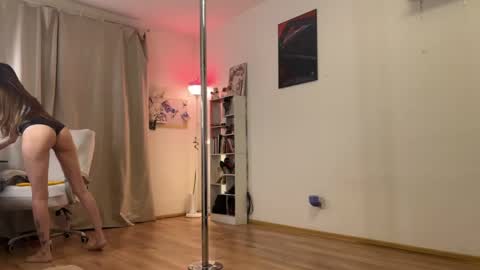 Snapshot of emily_w0w_ chatting on 31, 5, 2026 Lia online show from 31, 5, 2026