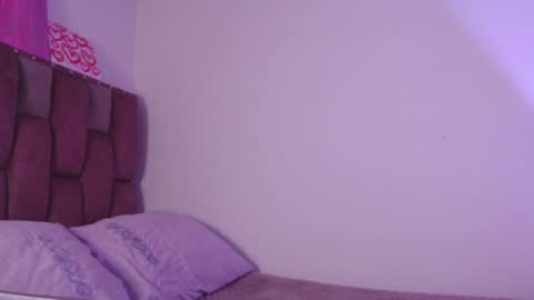 Snapshot of emily_w2 chatting on 17, 2, 2025 emily_w2 online show from 17, 2, 2025