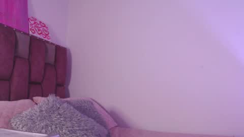 Snapshot of emily_w2 chatting on 18, 2, 2025 emily_w2 online show from 18, 2, 2025