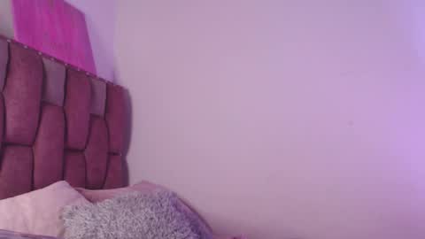 emily_w2 online show from 31, 5, 2026