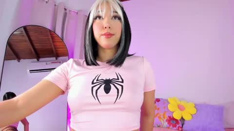 emily_walker4 online show from 18, 4, 2026