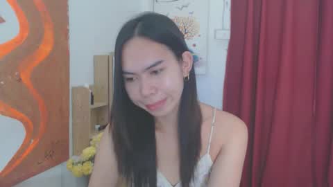emily_xo143 online show from 13, 5, 2026