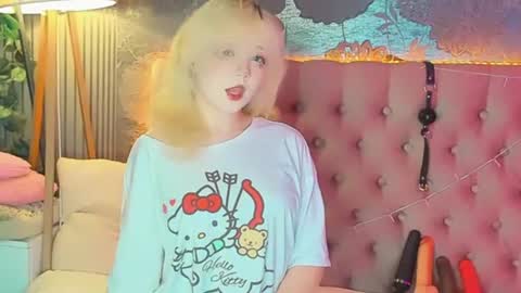 Snapshot of emilyangels chatting on 4, 8, 2026 Baby Emelli online show from 4, 8, 2026