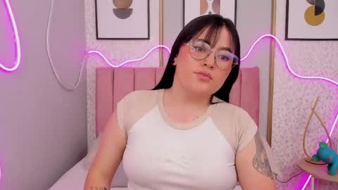 Snapshot of emilycartermd chatting on 22, 5, 2026 Emily online show from 22, 5, 2026