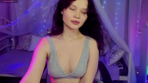 Emilyhaves online show from 4, 5, 2026
