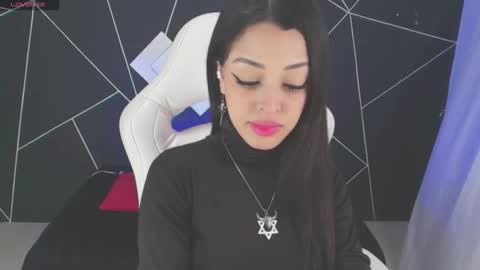 Snapshot of emilydaft chatting on 8, 11, 2025 fari online show from 8, 11, 2025