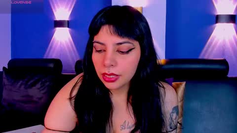 Snapshot of emilydarkwood chatting on 2, 10, 2025 Emily online show from 2, 10, 2025