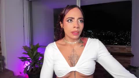 Snapshot of emilyfitness8 chatting on 26, 10, 2025 emily online show from 26, 10, 2025