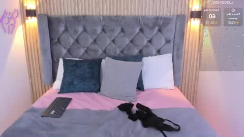 Snapshot of emilygracce chatting on 1, 7, 2026 emilygracce online show from 1, 7, 2026