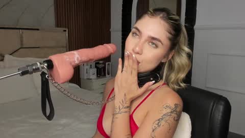 Emily Hendrix online show from 17, 1, 2025