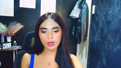 Snapshot of emilyhotasian chatting on 10, 4, 2026 emilyhotasian online show from 10, 4, 2026