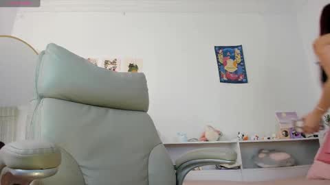 first stream May 5  ig  online show from 3, 11, 2025