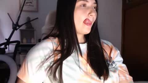 Snapshot of emilyjangcandy_ chatting on 5, 10, 2025 Emily Jang online show from 5, 10, 2025