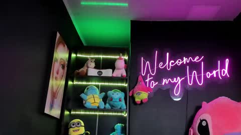 Emily Jhonson online show from 12, 3, 2025