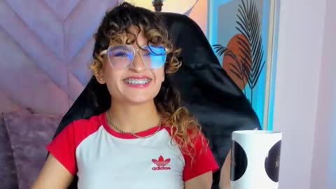 Emilyjonnes  online show from 13, 3, 2026