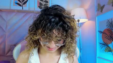 Emilyjonnes  online show from 26, 3, 2026