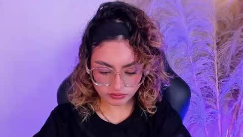 Snapshot of emilyjonesss_ chatting on 11, 6, 2026 Emilyjonnes online show from 11, 6, 2026