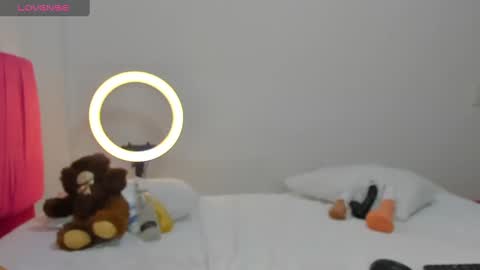 Emily online show from 27, 2, 2025