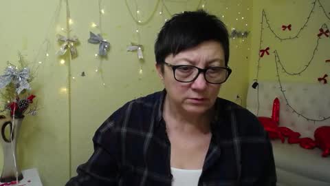 Snapshot of emilyl0vee chatting on 18, 1, 2026 Emily online show from 18, 1, 2026