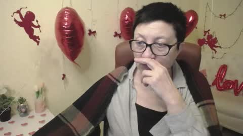 Snapshot of emilyl0vee chatting on 3, 2, 2026 Emily online show from 3, 2, 2026