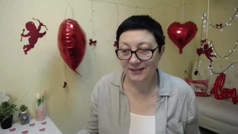 Snapshot of emilyl0vee chatting on 3, 2, 2026 Emily online show from 3, 2, 2026