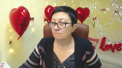 Snapshot of emilyl0vee chatting on 6, 2, 2026 Emily online show from 6, 2, 2026