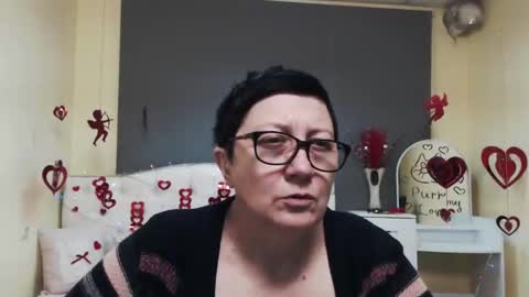 Snapshot of emilyl0vee chatting on 8, 2, 2026 Emily online show from 8, 2, 2026