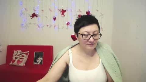 Snapshot of emilyl0vee chatting on 15, 2, 2026 Emily online show from 15, 2, 2026