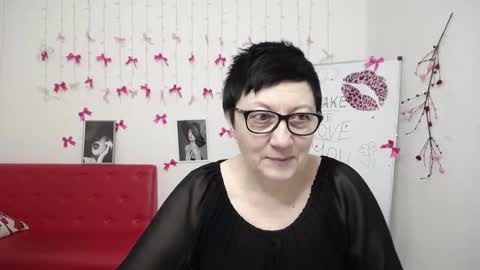 Snapshot of emilyl0vee chatting on 22, 2, 2026 Emily online show from 22, 2, 2026