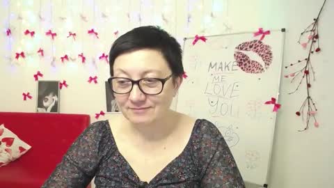 Snapshot of emilyl0vee chatting on 25, 2, 2026 Emily online show from 25, 2, 2026