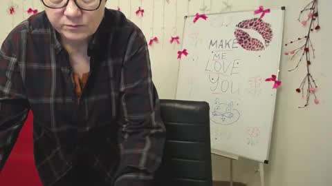 Snapshot of emilyl0vee chatting on 26, 2, 2026 Emily online show from 26, 2, 2026