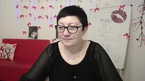 Snapshot of emilyl0vee chatting on 2, 3, 2026 Emily online show from 2, 3, 2026