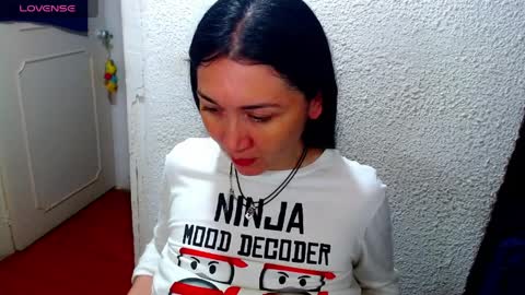Snapshot of emilymonroe20 chatting on 6, 4, 2026 Nickole online show from 6, 4, 2026