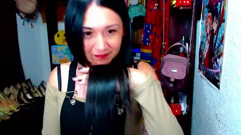 Snapshot of emilymonroe20 chatting on 4, 5, 2026 Nickole online show from 4, 5, 2026
