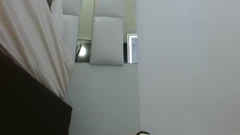 emily monrro online show from 28, 1, 2025