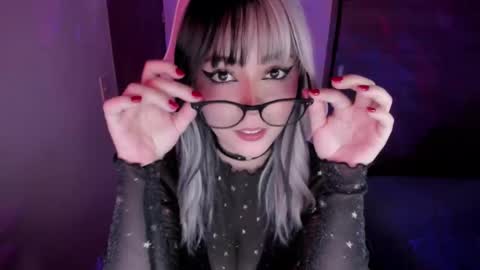 Snapshot of emilyrosss_ chatting on 26, 2, 2025 EMILY online show from 26, 2, 2025