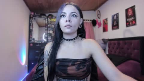  Emily Support me to have 100 likes plx online show from 28, 1, 2025