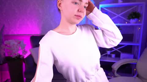  MY NAME IS Emily WELCOME EVERYONE I WILL BE HAPPY TO GIVE YOU WHAT YOU HAVE DREAMED OF FOR SO LONG online show from 1, 4, 2026