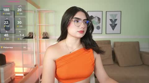 Snapshot of emilyturnerx chatting on 7, 5, 2026 Emily Turner online show from 7, 5, 2026