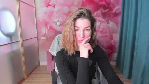 EmilyWalkers online show from 27, 1, 2025