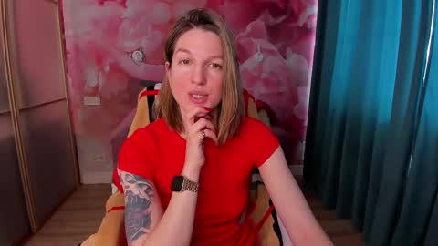 EmilyWalkers online show from 28, 2, 2025