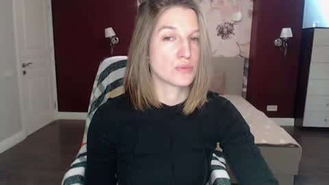 EmilyWalkers online show from 4, 3, 2025