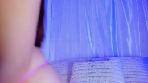 Snapshot of emilywithe_ chatting on 2, 5, 2026 online show from 2, 5, 2026