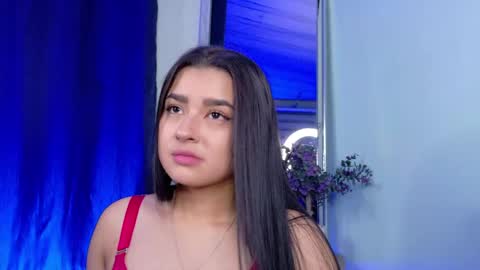 Snapshot of emilyy05_ chatting on 2, 5, 2026 Emily online show from 2, 5, 2026