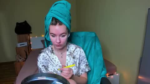 Snapshot of emilyy____ chatting on 2, 2, 2025 Emily online show from 2, 2, 2025