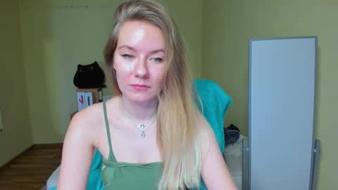 Snapshot of emilyy____ chatting on 19, 2, 2025 Emily online show from 19, 2, 2025