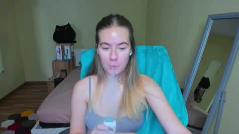 Snapshot of emilyy____ chatting on 26, 2, 2025 Emily online show from 26, 2, 2025