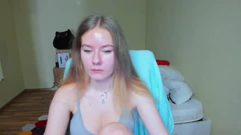 Snapshot of emilyy____ chatting on 9, 3, 2025 Emily online show from 9, 3, 2025