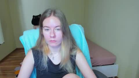 Snapshot of emilyy____ chatting on 11, 3, 2025 Emily online show from 11, 3, 2025