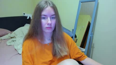 Snapshot of emilyy____ chatting on 2, 11, 2025 Emily online show from 2, 11, 2025